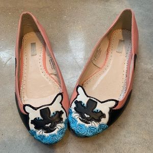 Cooperative cat flats from UO size 7
